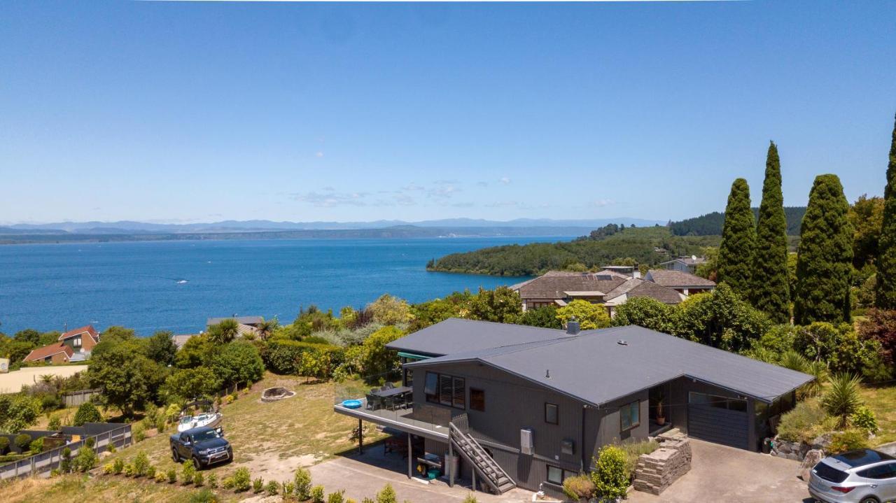 Acacia Bay Bach - Views, Spa & Serenity - Taupo Exterior photo