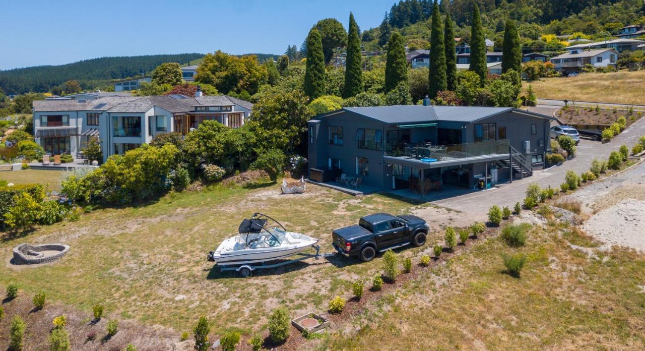 Acacia Bay Bach - Views, Spa & Serenity - Taupo Exterior photo